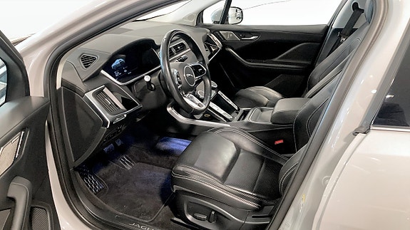 Jaguar I-PACE 4 of 9