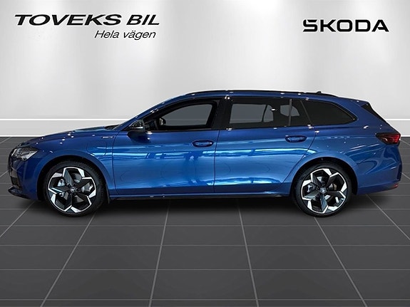Skoda Superb 4 of 5