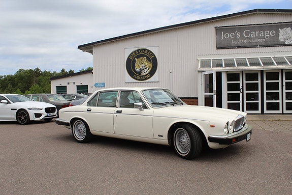 Daimler Double Six