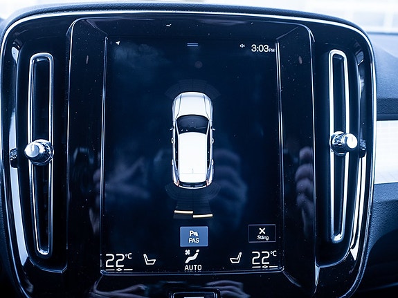 Volvo XC40 4 of 5