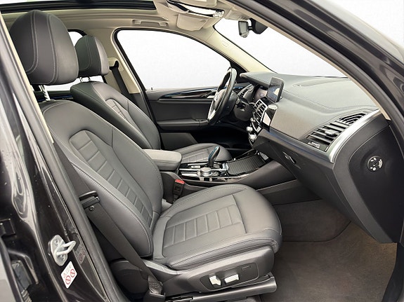 BMW iX3 26 of 30