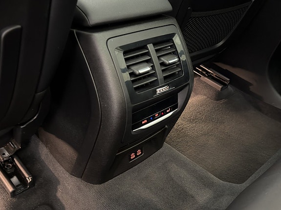 BMW iX3 28 of 30