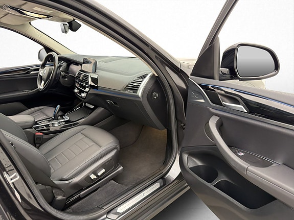 BMW iX3 27 of 30