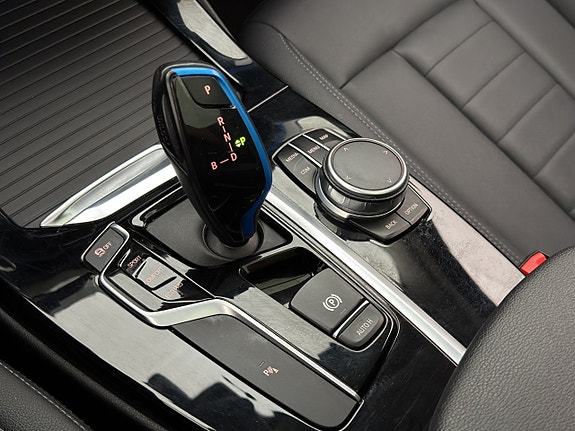 BMW iX3 25 of 30