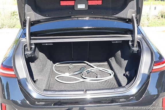 BMW 530e 17 of 25
