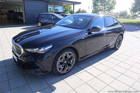 BMW 530e 2 of 5