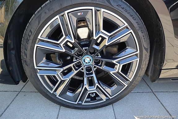 BMW 530e 15 of 25