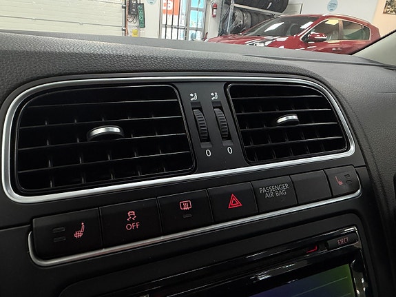 Volkswagen Polo 10 of 21