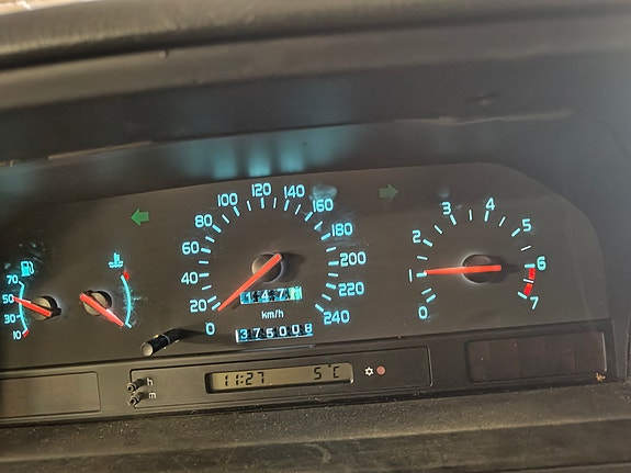 Volvo 850 3 of 9