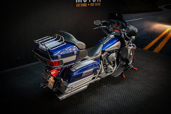 Harley-Davidson Electra Glide Ultra Classic (FLHTCUI) 7 of 20