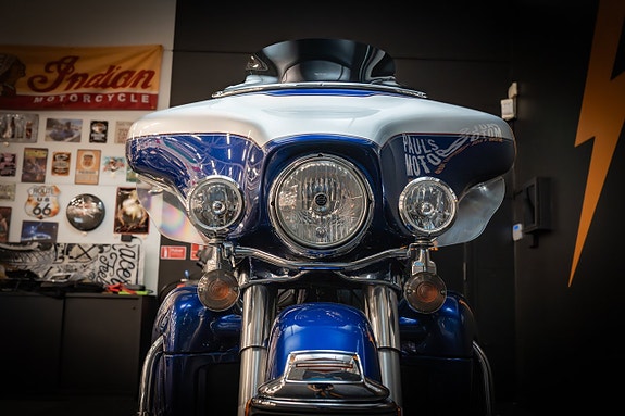 Harley-Davidson Electra Glide Ultra Classic (FLHTCUI) 6 of 20
