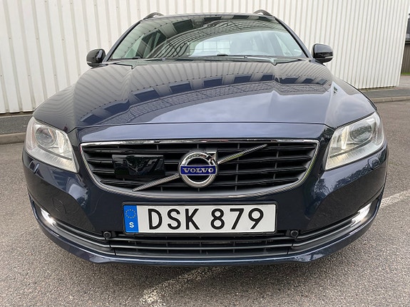 Volvo V70 3 of 19