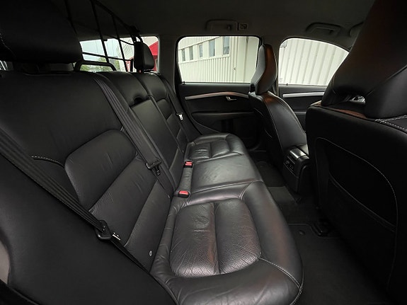 Volvo V70 11 of 19