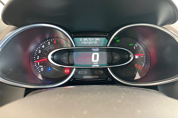 Renault Clio 15 of 21