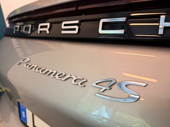 Porsche Panamera 4S 13 of 30