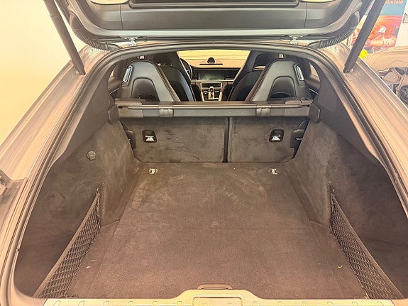 Porsche Panamera 4S 14 of 30