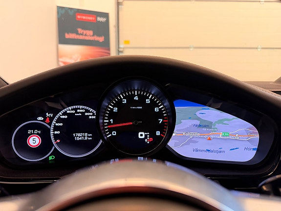 Porsche Panamera 4S 29 of 30