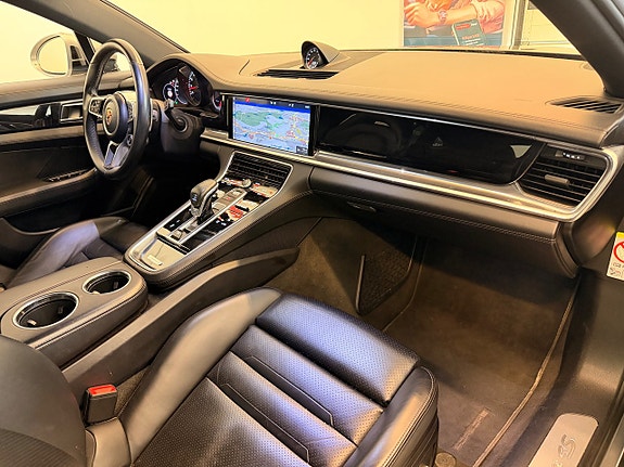 Porsche Panamera 4S 19 of 30