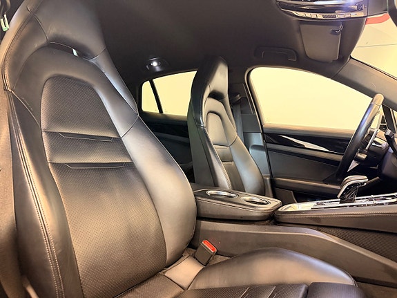 Porsche Panamera 4S 18 of 30