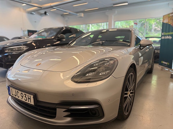 Porsche Panamera 4S 5 of 5