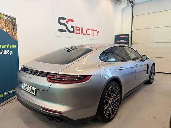 Porsche Panamera 4S 8 of 30
