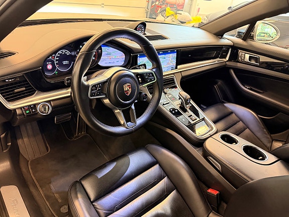 Porsche Panamera 4S 16 of 30