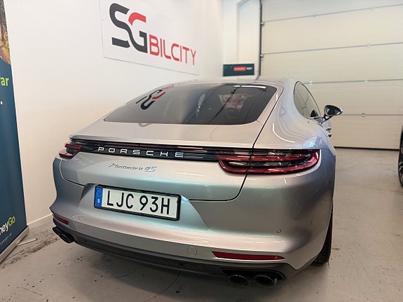 Porsche Panamera 4S 9 of 30