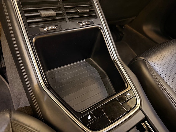 Porsche Panamera 4S 25 of 30