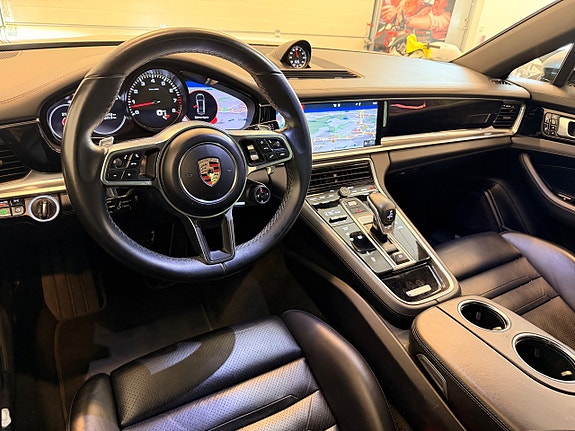 Porsche Panamera 4S 27 of 30