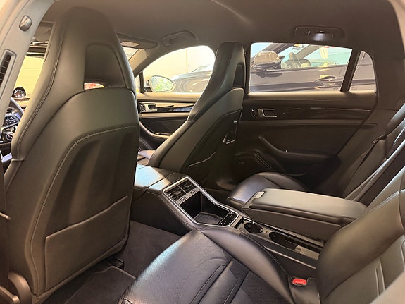 Porsche Panamera 4S 23 of 30