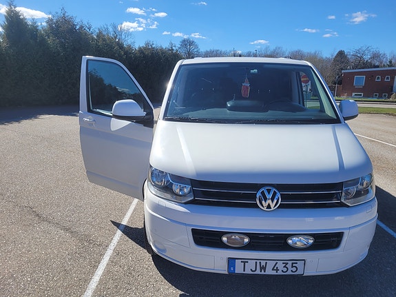 Volkswagen Caravelle 5 of 5