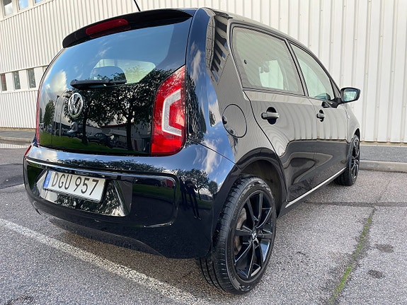 Volkswagen UP! 8 of 16