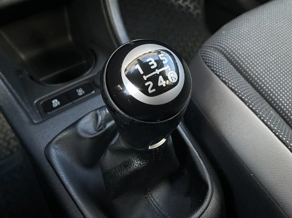Volkswagen UP! 16 of 16
