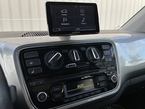 Volkswagen UP! 15 of 16