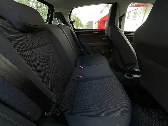 Volkswagen UP! 14 of 16