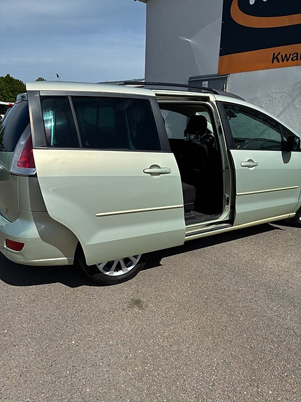 Mazda 5 9 of 13