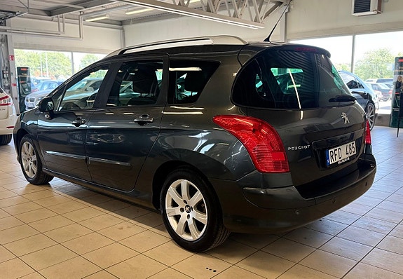 Peugeot 308 SW 4 of 5