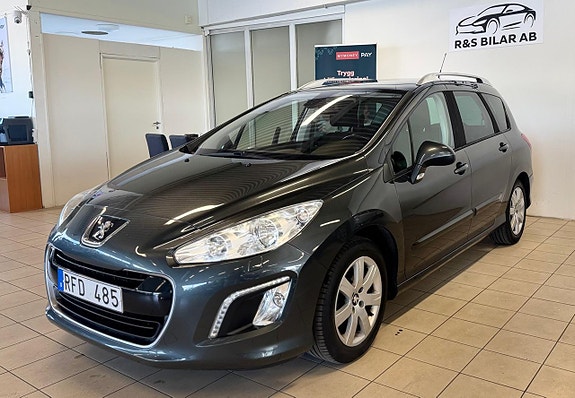 Peugeot 308 SW 3 of 5