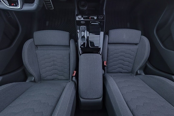 Audi A6 e-tron 9 of 27