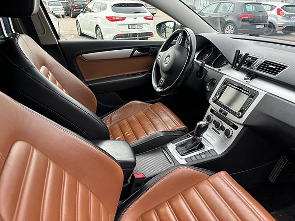 Volkswagen Passat Alltrack 4 of 4