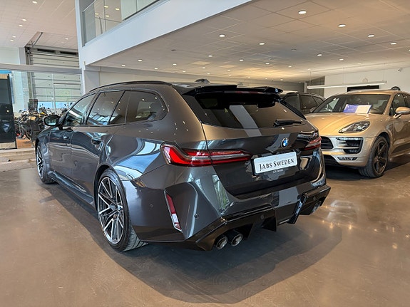 BMW M5 3 of 5