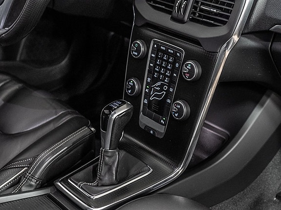 Volvo V40 8 of 9
