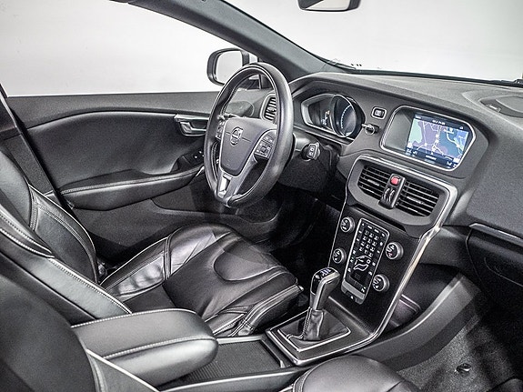 Volvo V40 9 of 9