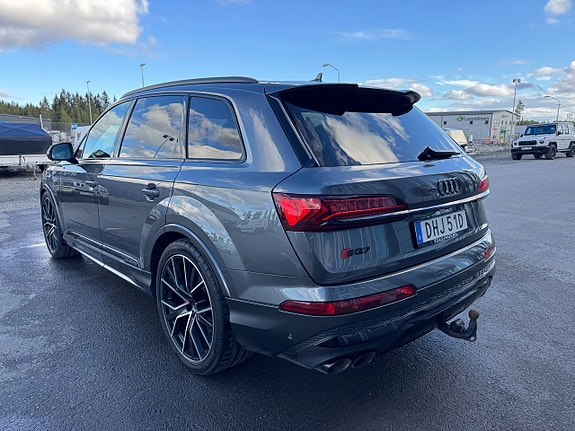 Audi SQ7 3 of 5