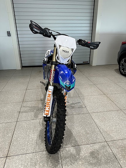 Yamaha WR250F 2 of 7