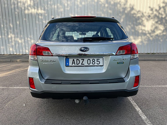 Subaru Outback 8 of 19