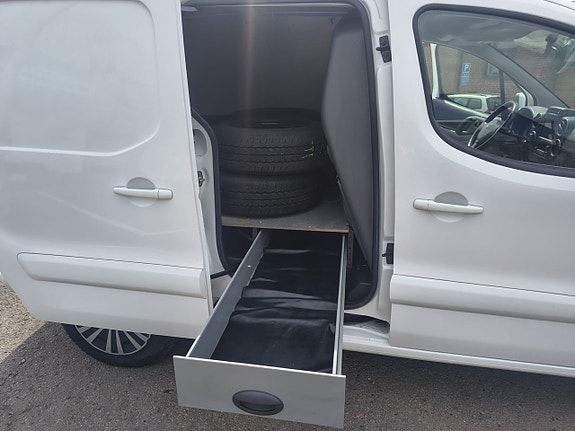 Peugeot Partner Electric 12 of 13