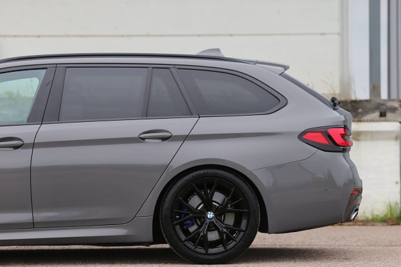 BMW 520d 3 of 5