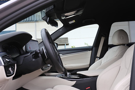 BMW 520d 4 of 5
