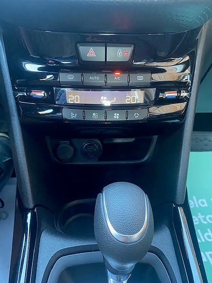 Peugeot 2008 19 of 22